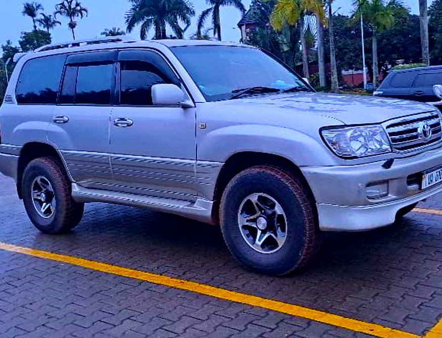 Land-Cruiser-TX-car-rental-uganda