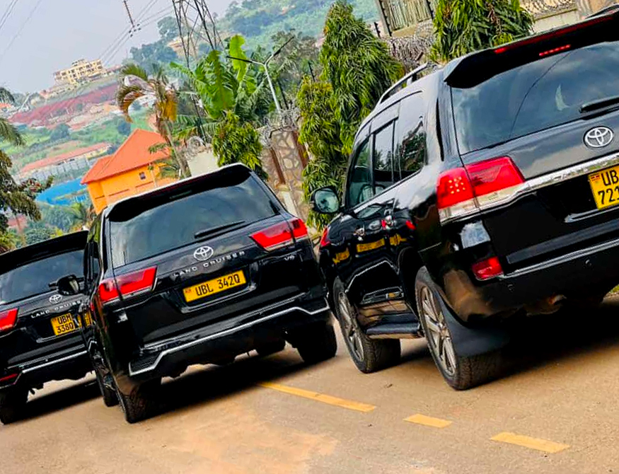 Land-Cruiser-V8-car-rental-uganda