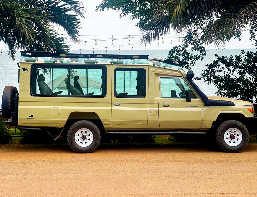 safari-land-cruiser-extended-car-rental-uganda